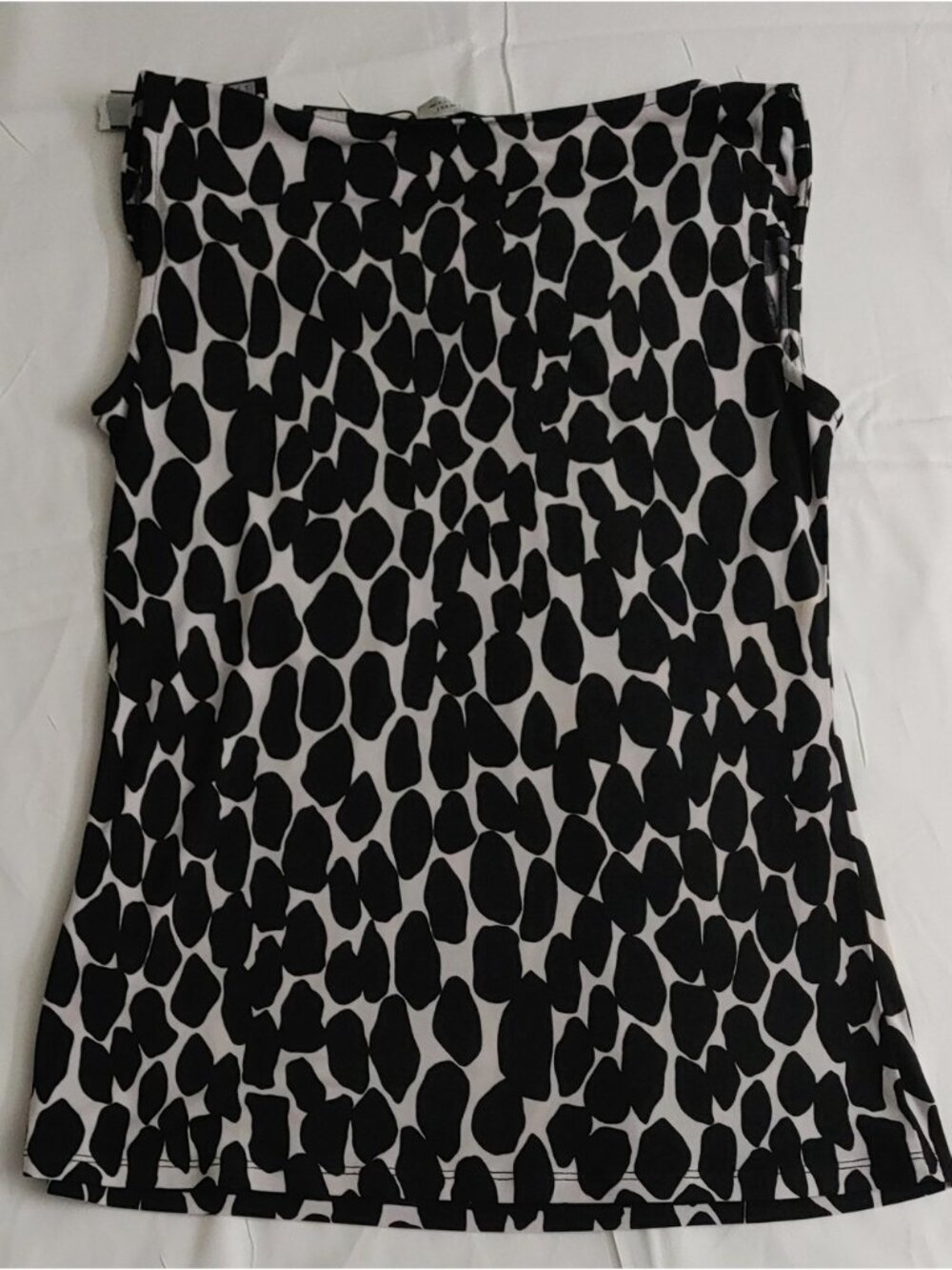 Black & White Printed Sleeveless Cowl Neck Top - Picture 2 of 2